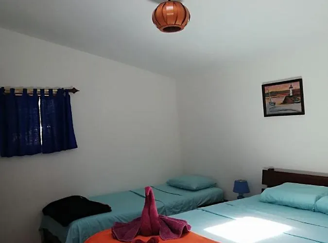 Pochote Lodge *