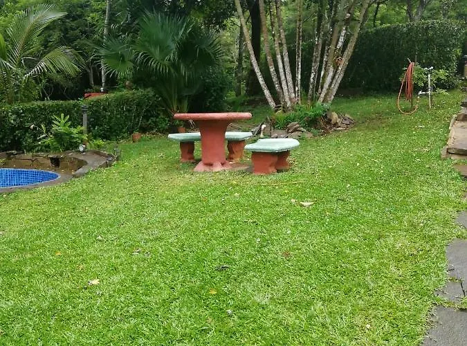 Pochote Lodge *
